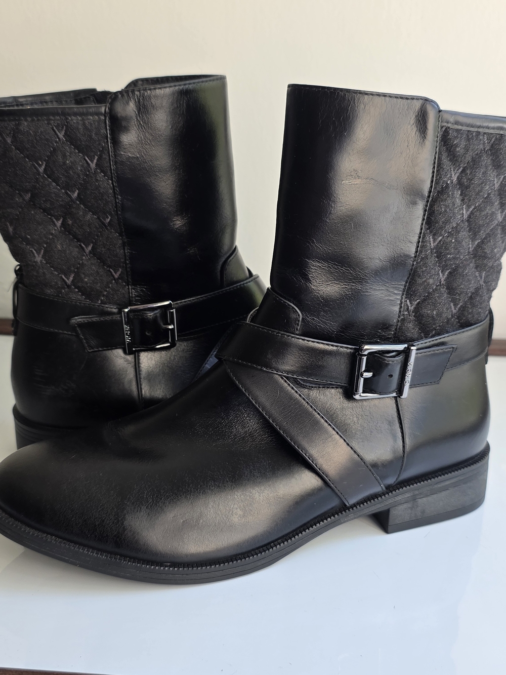 Vionic Holden Thea Booties Waterproof.